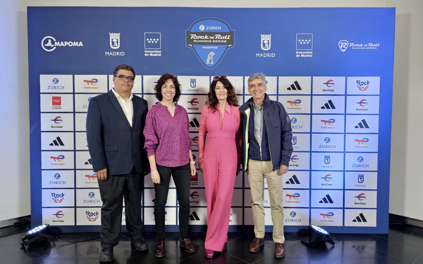 Virtualia en la presentación de la Zurich Rock ‘n’ Roll Running Series Madrid 2025 frente al photocall oficial.