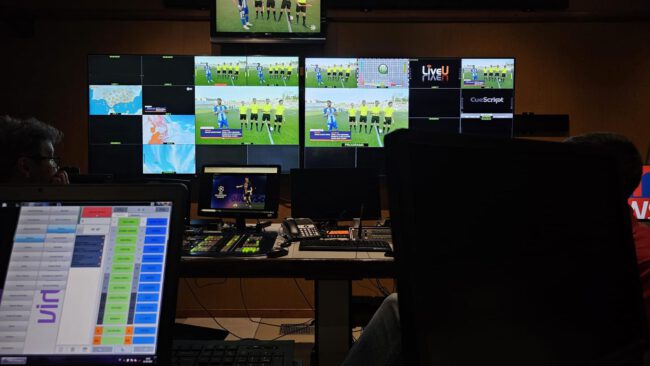 partido fase ascenso Canal Sur2 Pantallas y realización técnica en directo de un partido de fútbol